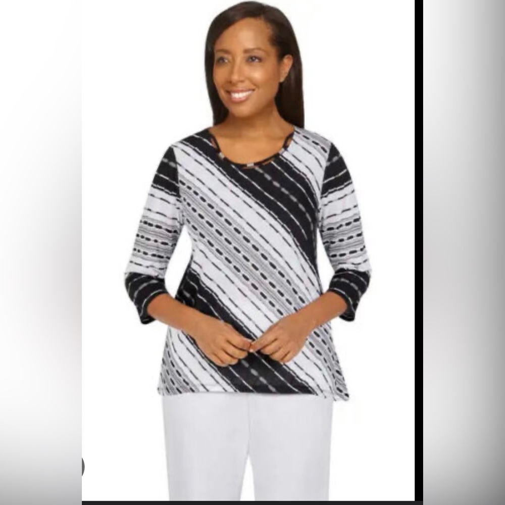 Alfred Dunner Black & White Diagonal Stripe Notch-Neck Blouse